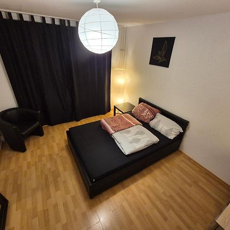 Schoene 3 Schlafzimmer Wohnung Mit 4 Dopplbetten Берлин Экстерьер фото