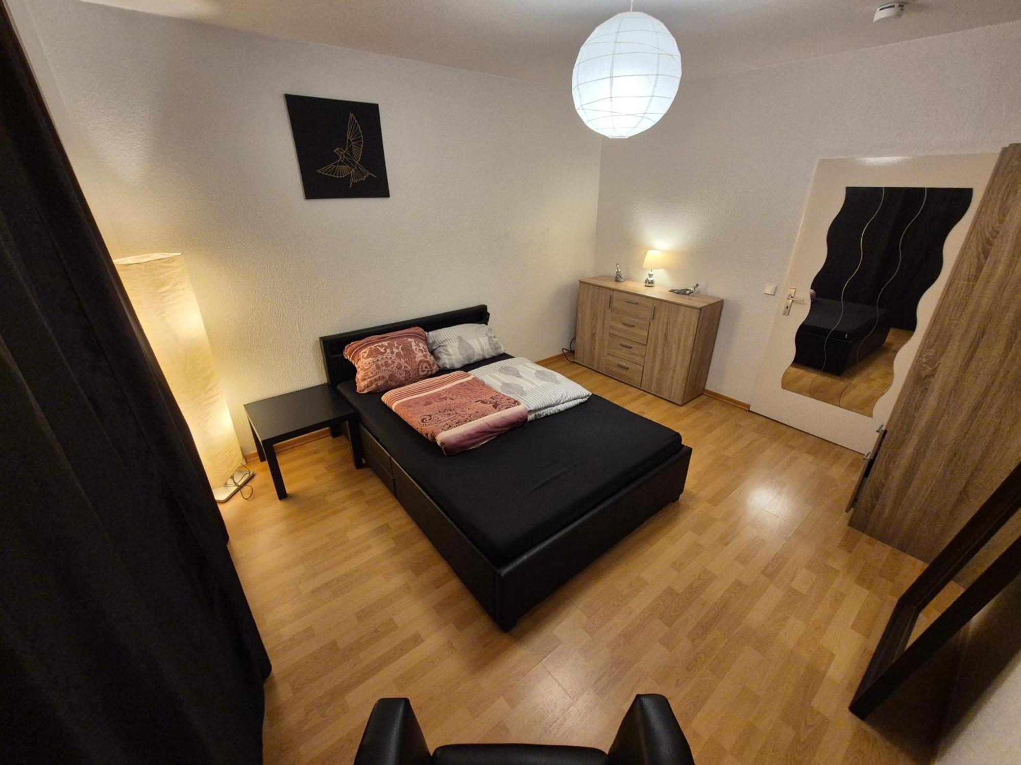 Schoene 3 Schlafzimmer Wohnung Mit 4 Dopplbetten Берлин Экстерьер фото